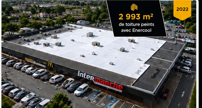 Toiture d'un centre commercial Intermarché peinte en Cool Roof blanc Enercool (2 993 m²)