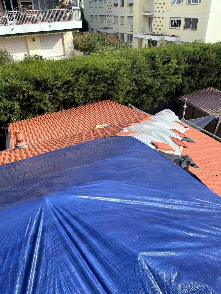 Bâchage d'urgence après tempête — KLS Rénovation, couvreur dans les Alpes-Maritimes (06)