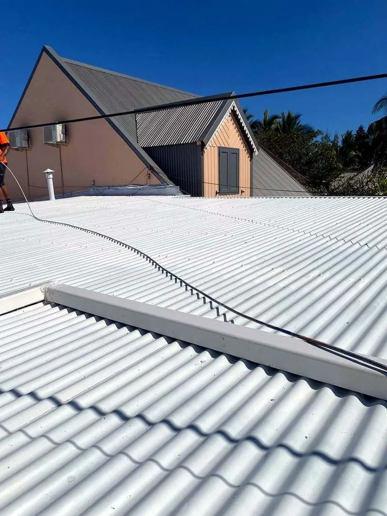 Maison avec toit Cool Roof — KLS Rénovation, couvreur dans les Alpes-Maritimes (06)
