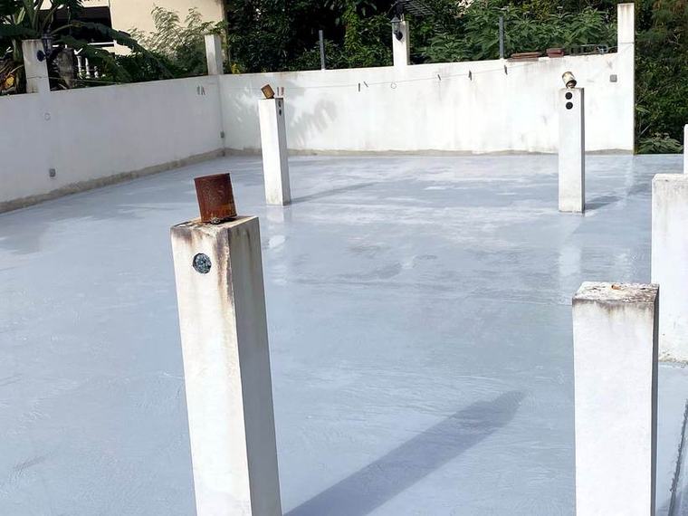 Toit-terrasse en Cool Roof blanc