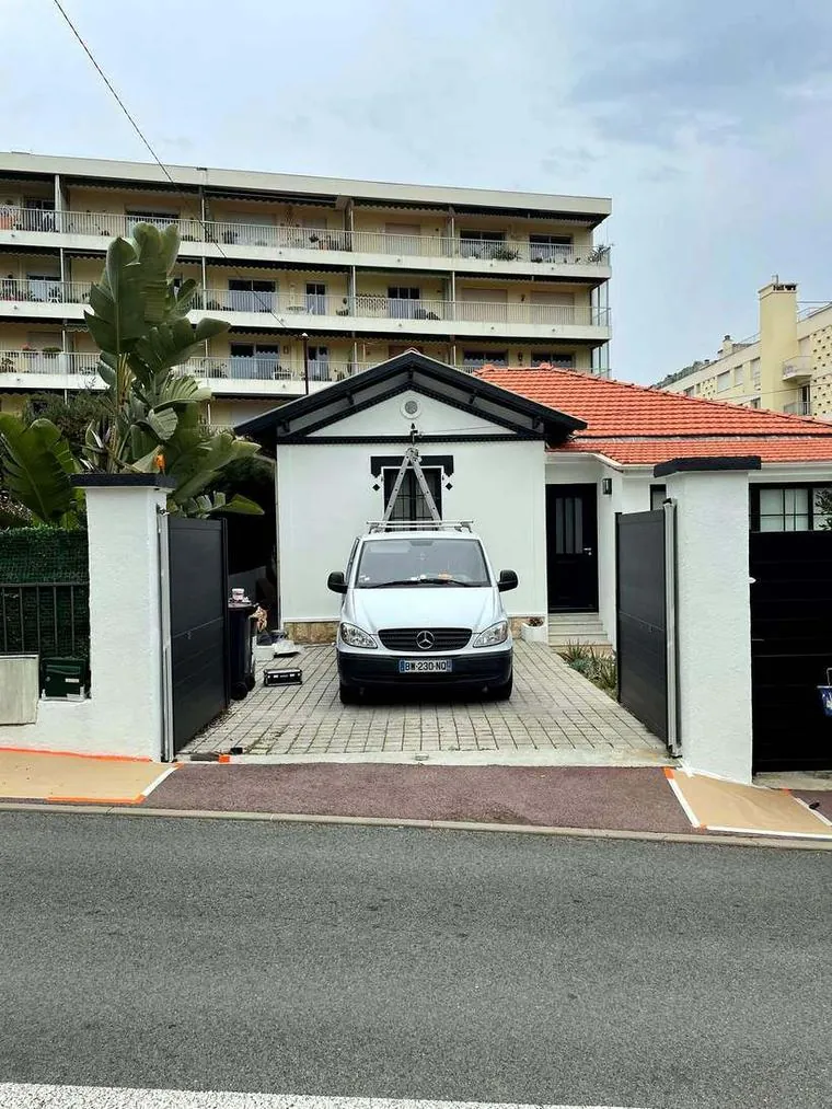 Maison rénovée — vue d'ensemble — KLS Rénovation, couvreur dans les Alpes-Maritimes (06)