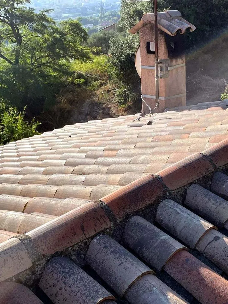 Toiture en tuiles, Côte d'Azur — KLS Rénovation, couvreur dans les Alpes-Maritimes (06)